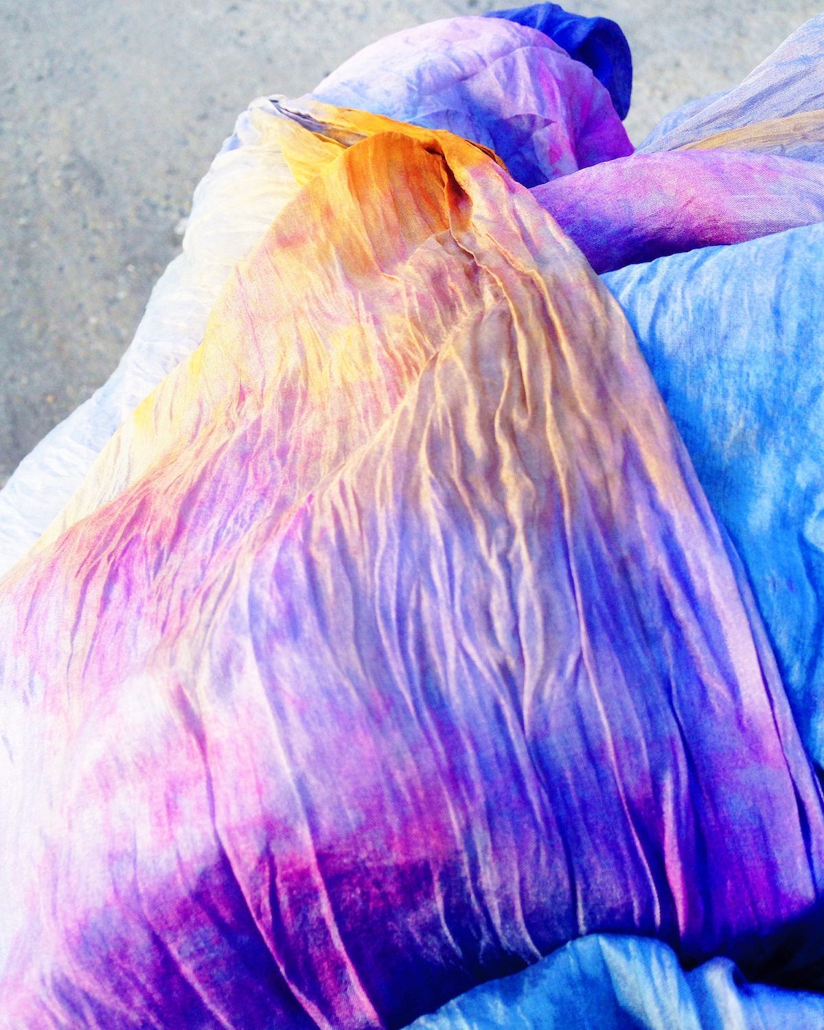 How to Breathe New Life into Old Clothes with Dye