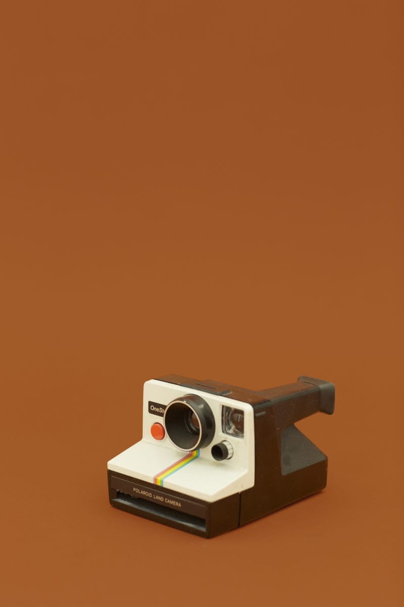 A picture of a Polaroid camera
